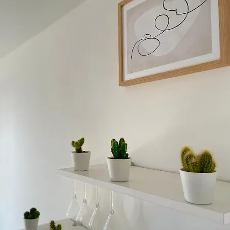 Luxueux Neuf - Frontiere - Piscine - Parking Prive Apartman *