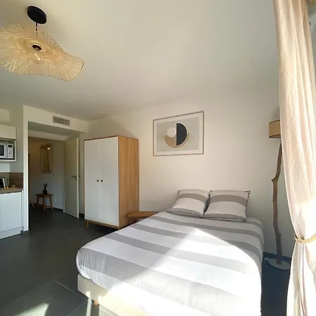 Luxueux Neuf - Frontiere - Piscine - Parking Prive Appartamento *